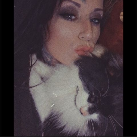 Meet your Posher, Amanda - Picture 1 of 1